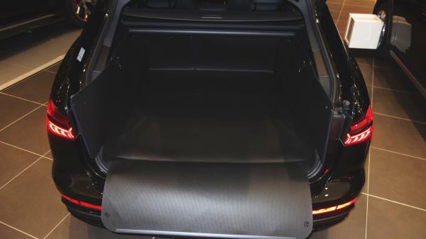 Kofferraumwanne Audi A6 ab 2019 ist 1/3, 2/3 umklappbar entsprechend den Rückenlehnen